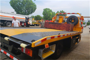 黑水附近拖车电话号码服务