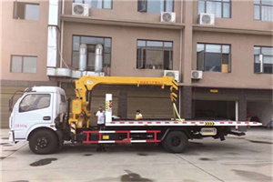 黑水附近汽车轮胎更换