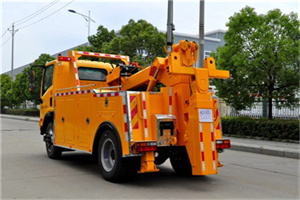 黑水高速路拖车费